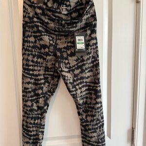 Under Armour Black and Tan Patterned Leggings